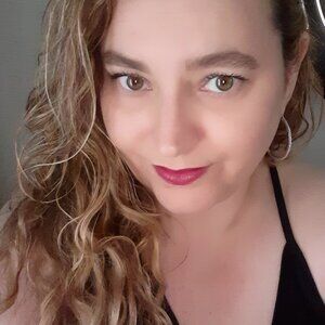Meet your Posher, Cynthia